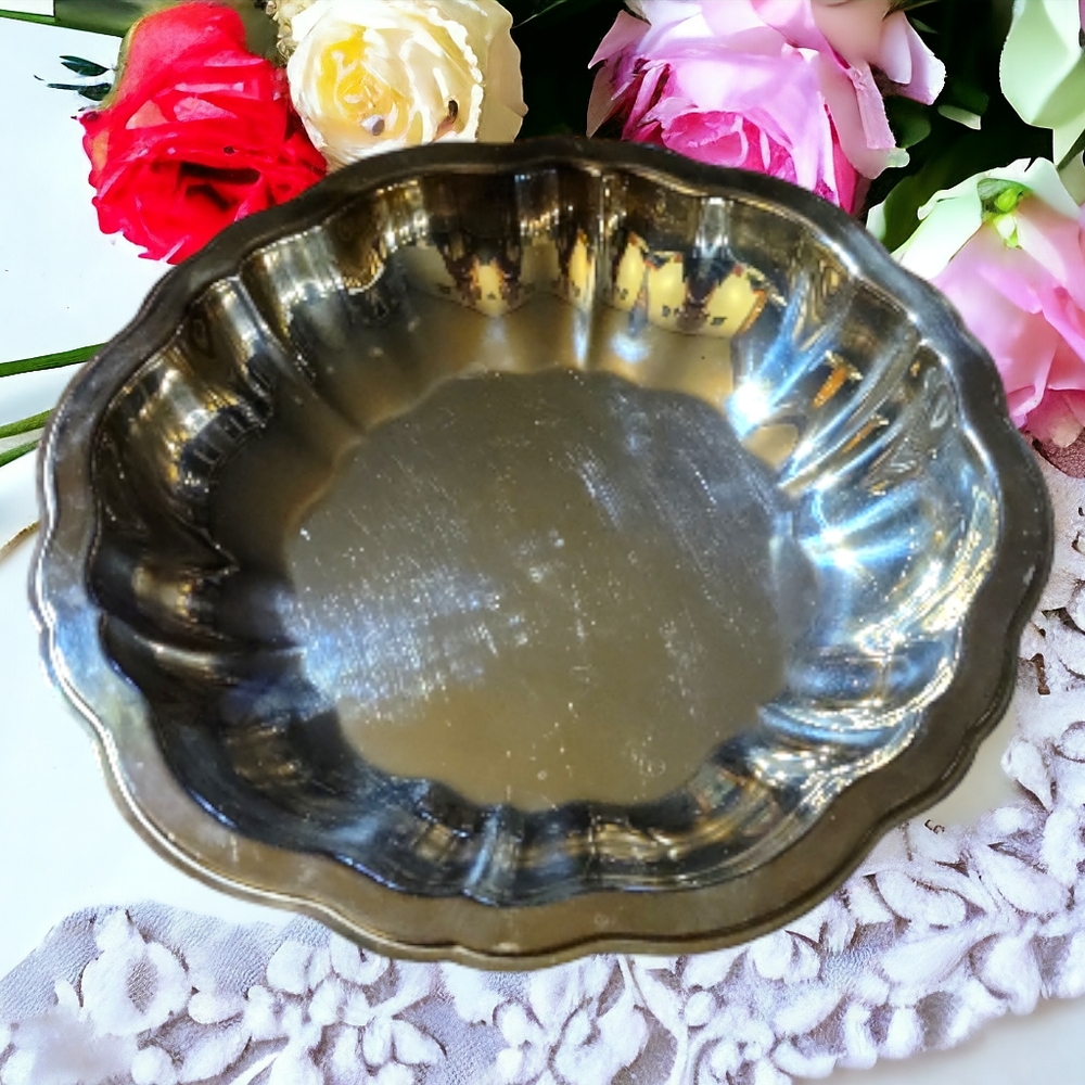 Vtg WM A. ROGERS Oneida Heavy Silver Plated Vegetable Salad Fruit Bowl